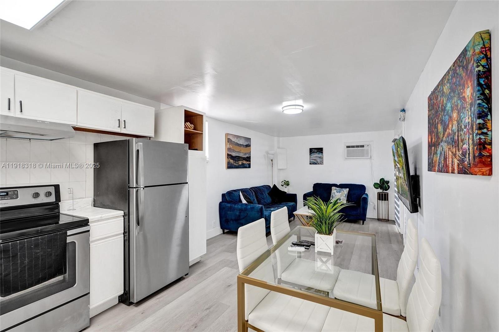   /  1836 sq. ft. $ 2025-11-21 0 Photo