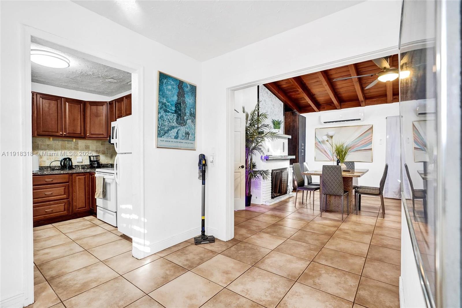   /  1836 sq. ft. $ 2025-11-21 0 Photo