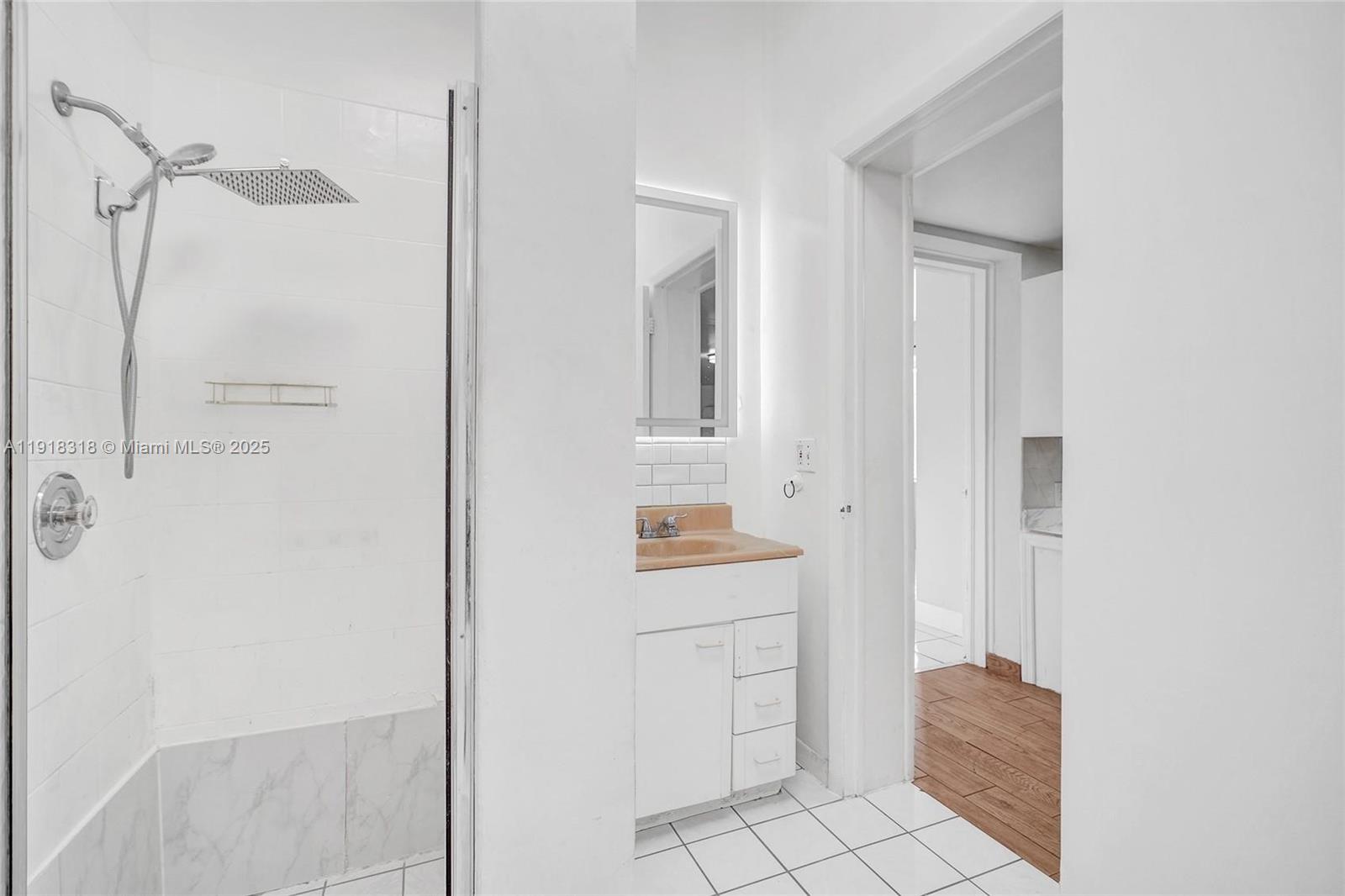   /  1836 sq. ft. $ 2025-11-21 0 Photo