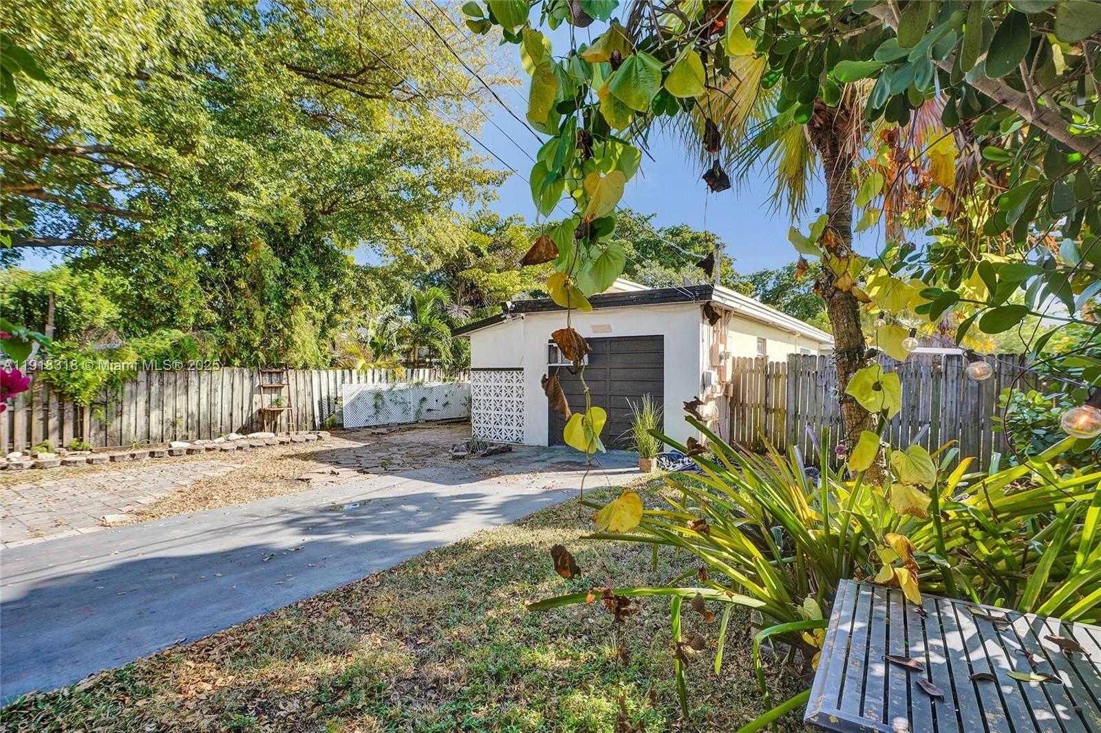   /  1836 sq. ft. $ 2025-11-21 0 Photo