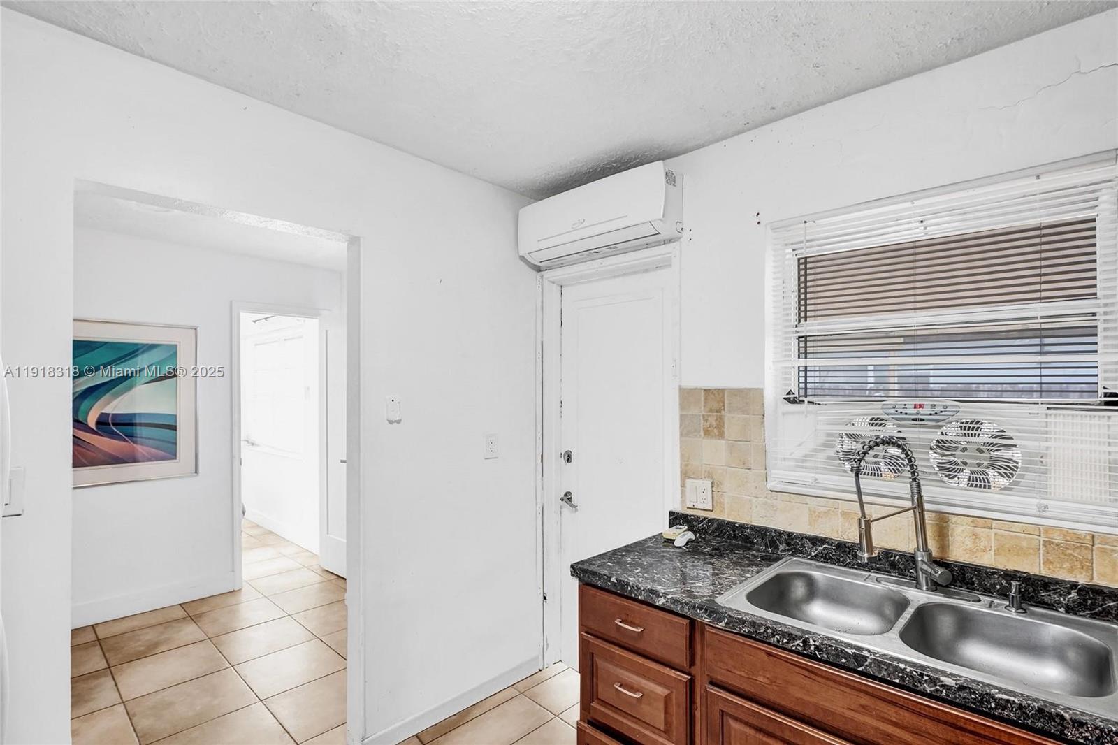   /  1836 sq. ft. $ 2025-11-21 0 Photo