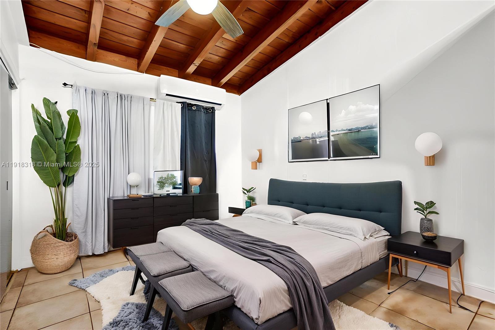   /  1836 sq. ft. $ 2025-11-21 0 Photo