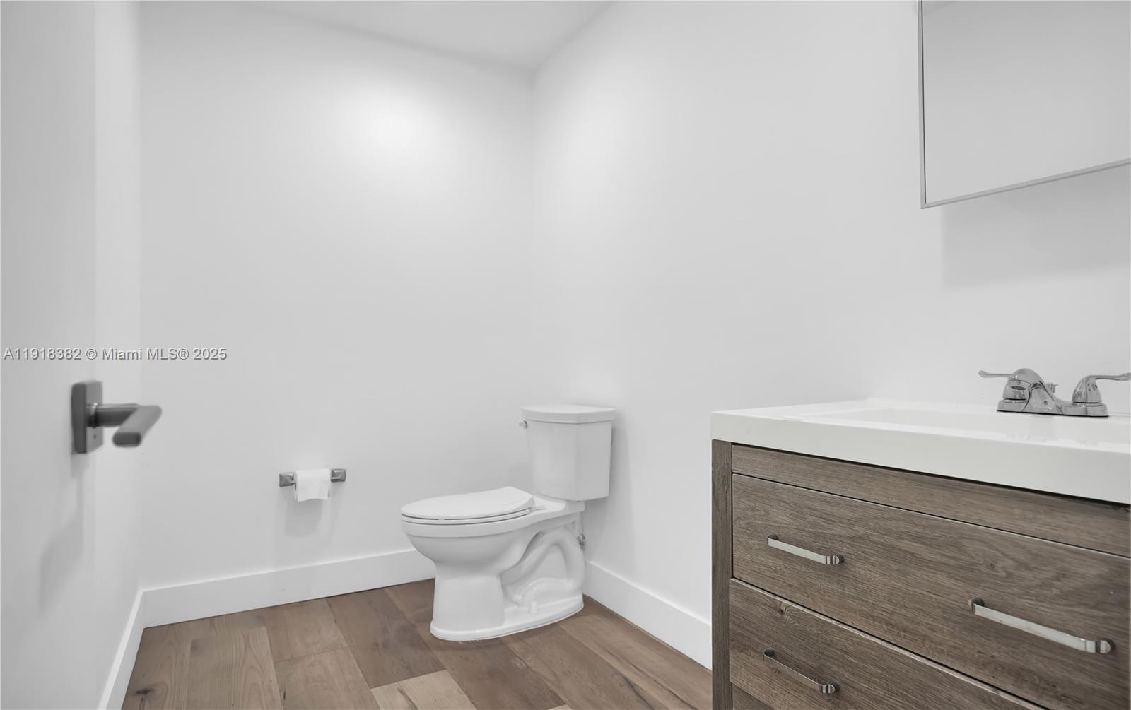 29  /   sq. ft. $ 2025-11-21 0 Photo