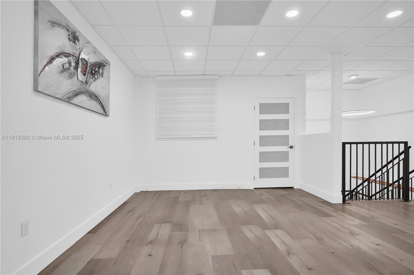 29  /   sq. ft. $ 2025-11-21 0 Photo