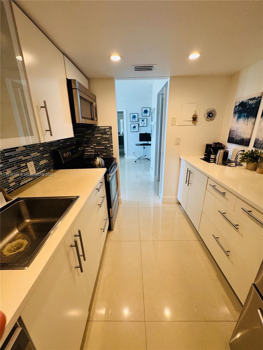 Photo of 20335 Country Club Dr #608, Aventura, Florida, 33180 -