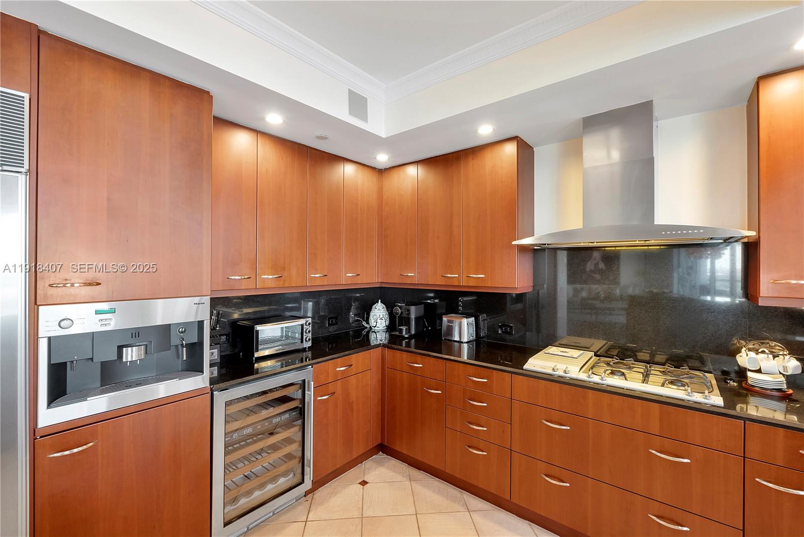 2406 4 / 4 3222 sq. ft. $ 2025-11-22 0 foto