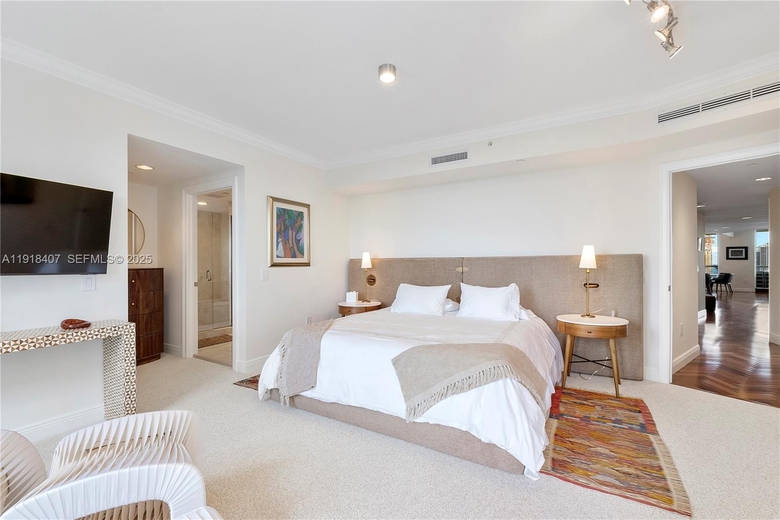 2406 4 / 4 3222 sq. ft. $ 2025-11-22 0 foto