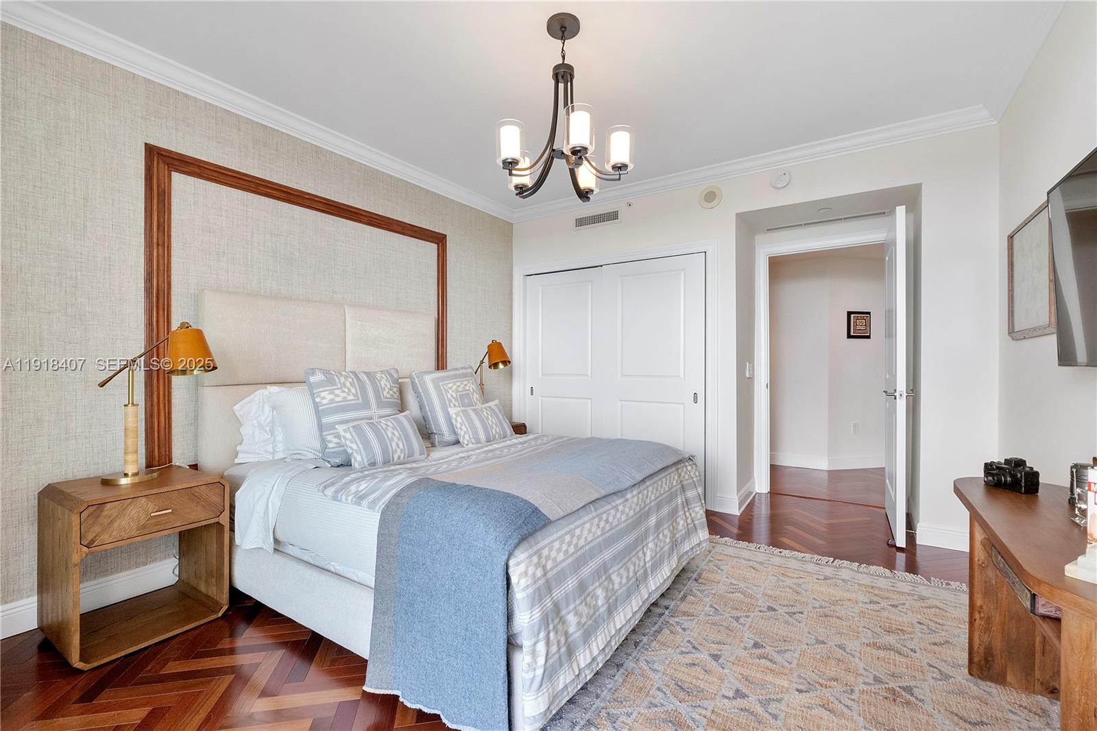 2406 4 / 4 3222 sq. ft. $ 2025-11-22 0 foto