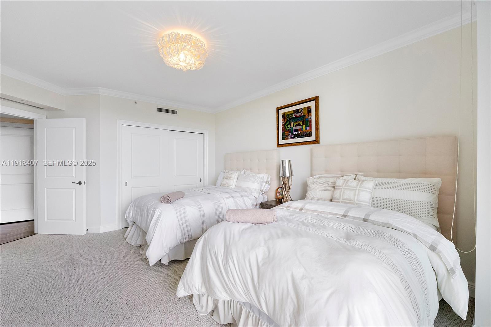 2406 4 / 4 3222 sq. ft. $ 2025-11-22 0 foto