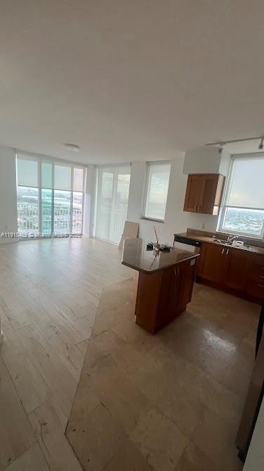 Фото 1745 Hallandale Beach Blvd #1807W, Hallandale Beach, Florida, 33009 -