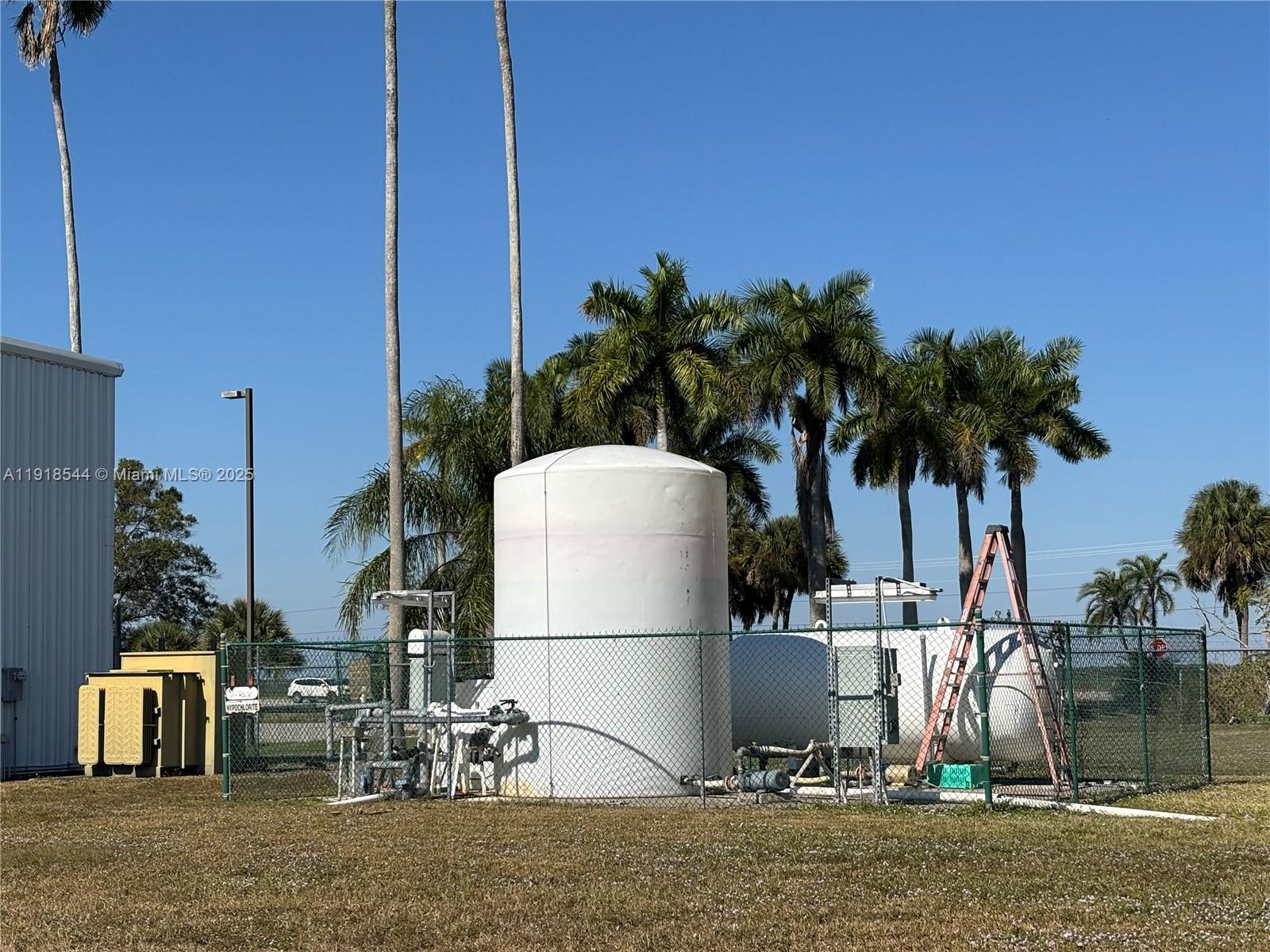   /   кв.футов $ 2025-11-21 0 Фото