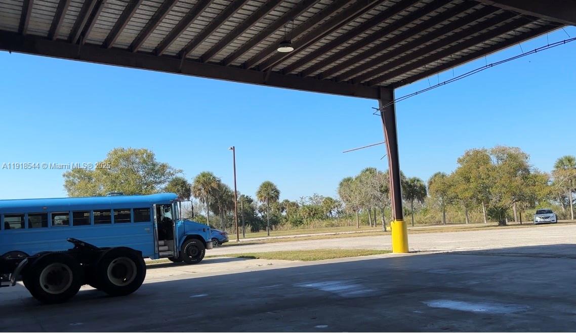   /   кв.футов $ 2025-11-21 0 Фото