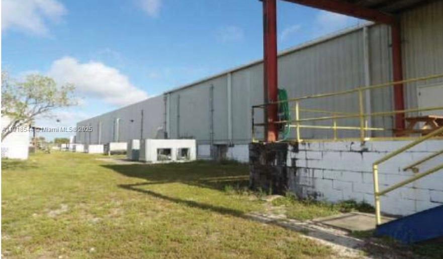   /   кв.футов $ 2025-11-21 0 Фото