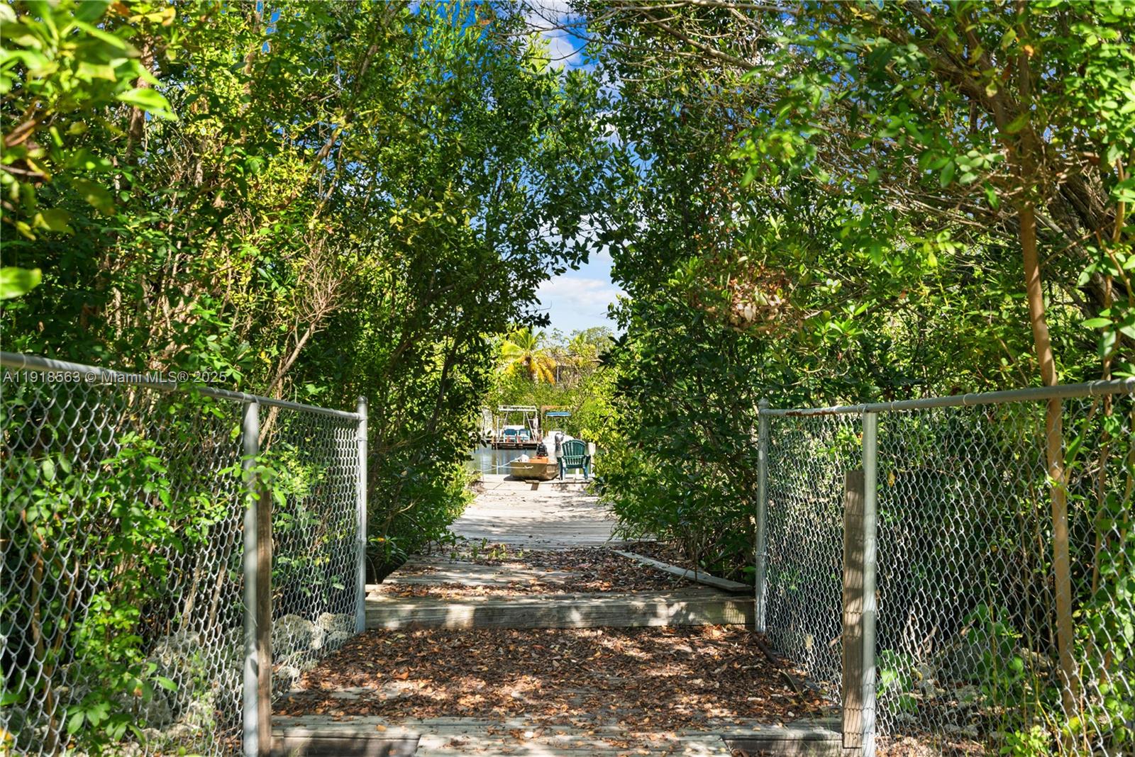   /   sq. ft. $ 2025-11-21 0 foto