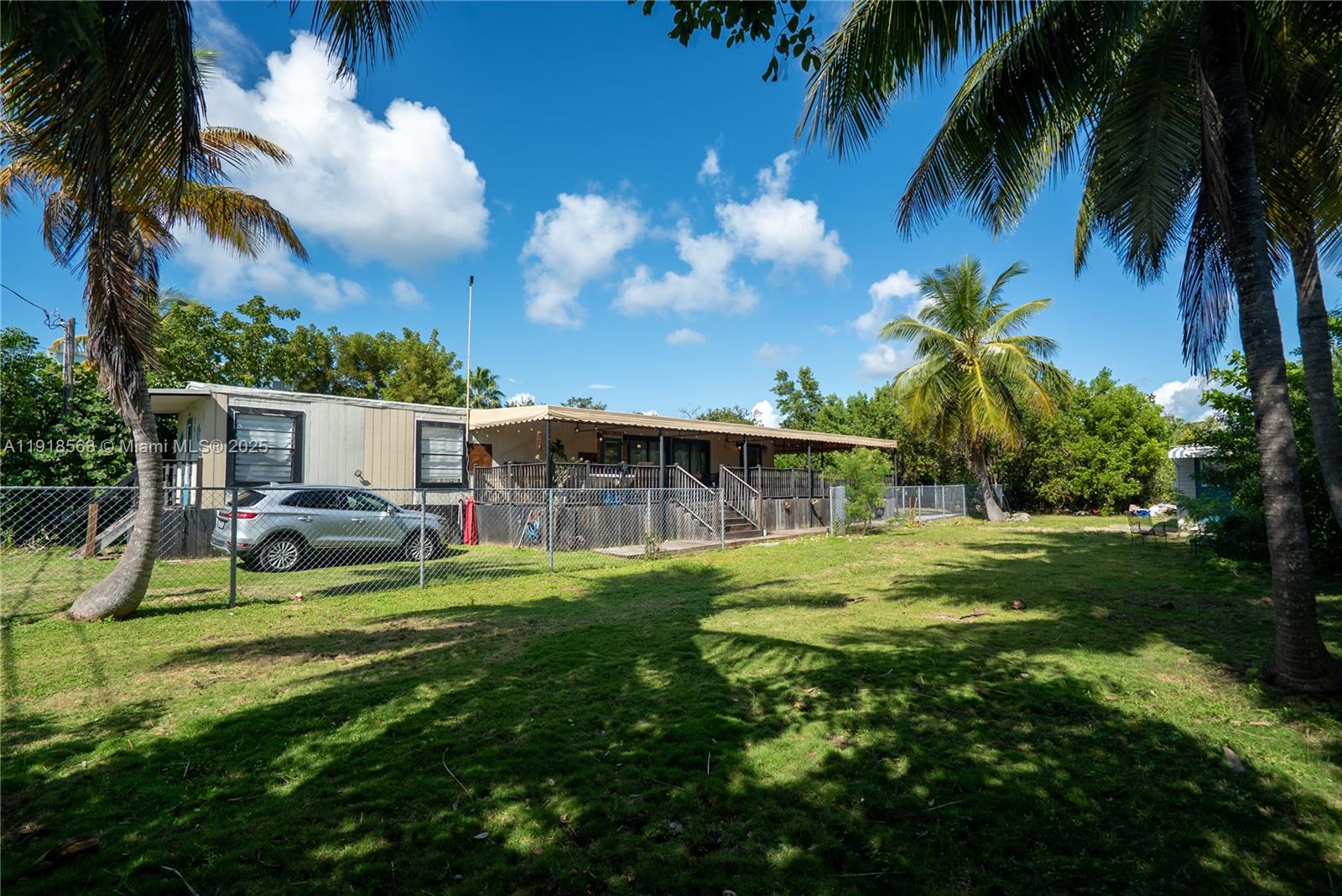   /   sq. ft. $ 2025-11-21 0 foto