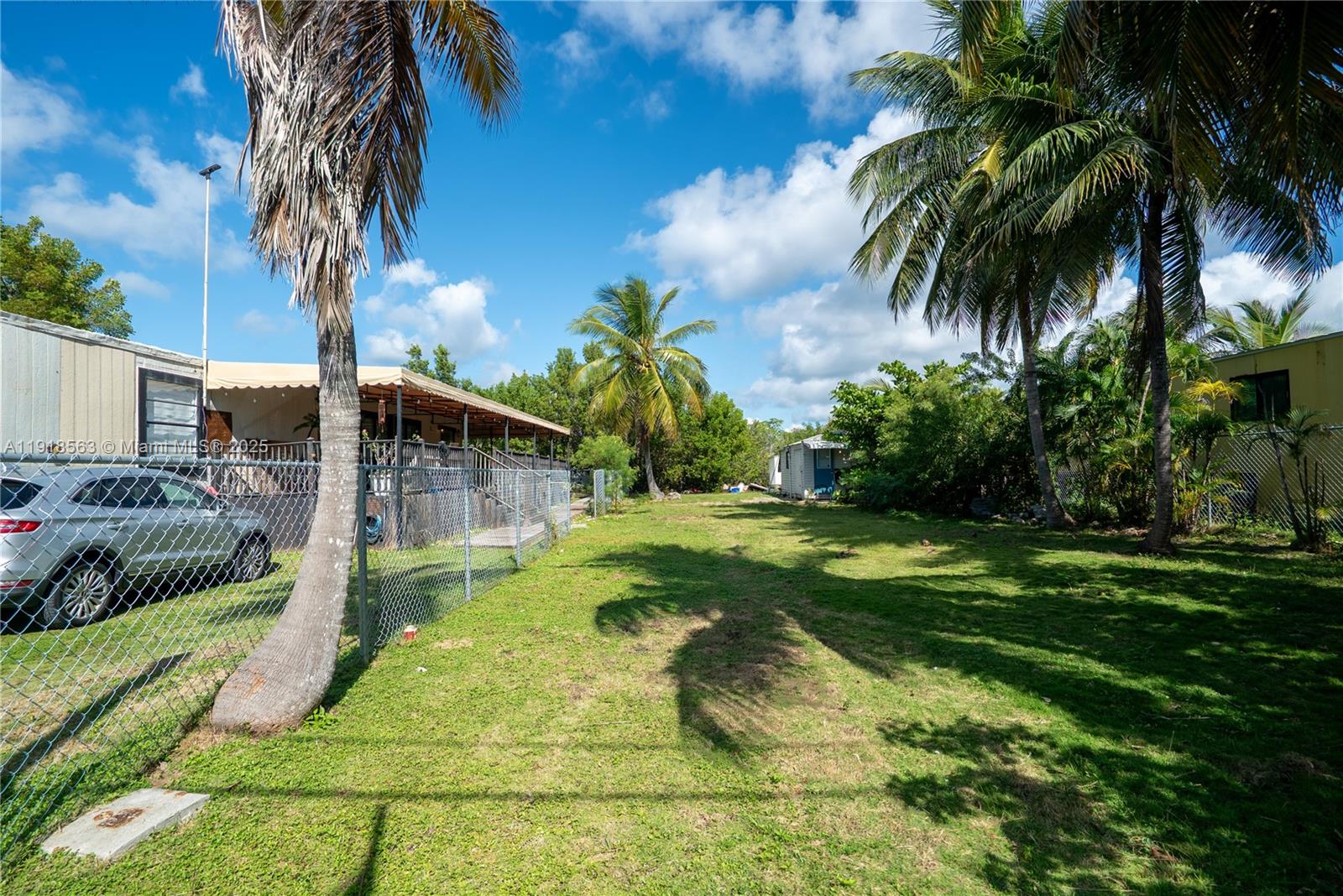   /   sq. ft. $ 2025-11-21 0 foto