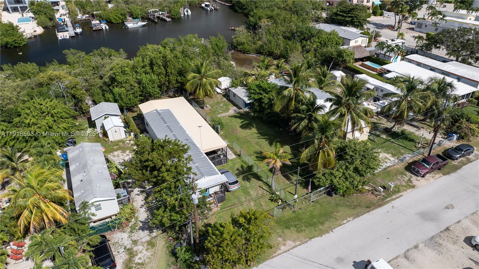   /   sq. ft. $ 2025-11-21 0 foto