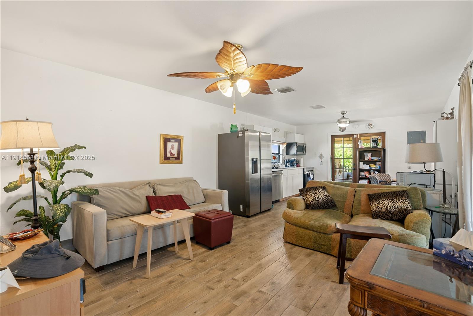   /   sq. ft. $ 2025-11-21 0 foto