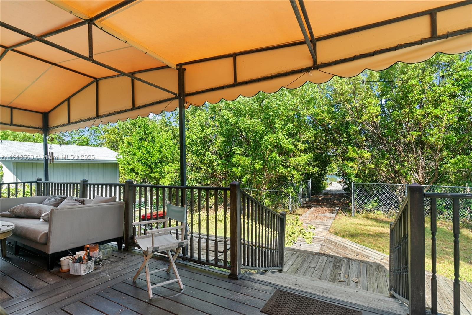   /   sq. ft. $ 2025-11-21 0 foto