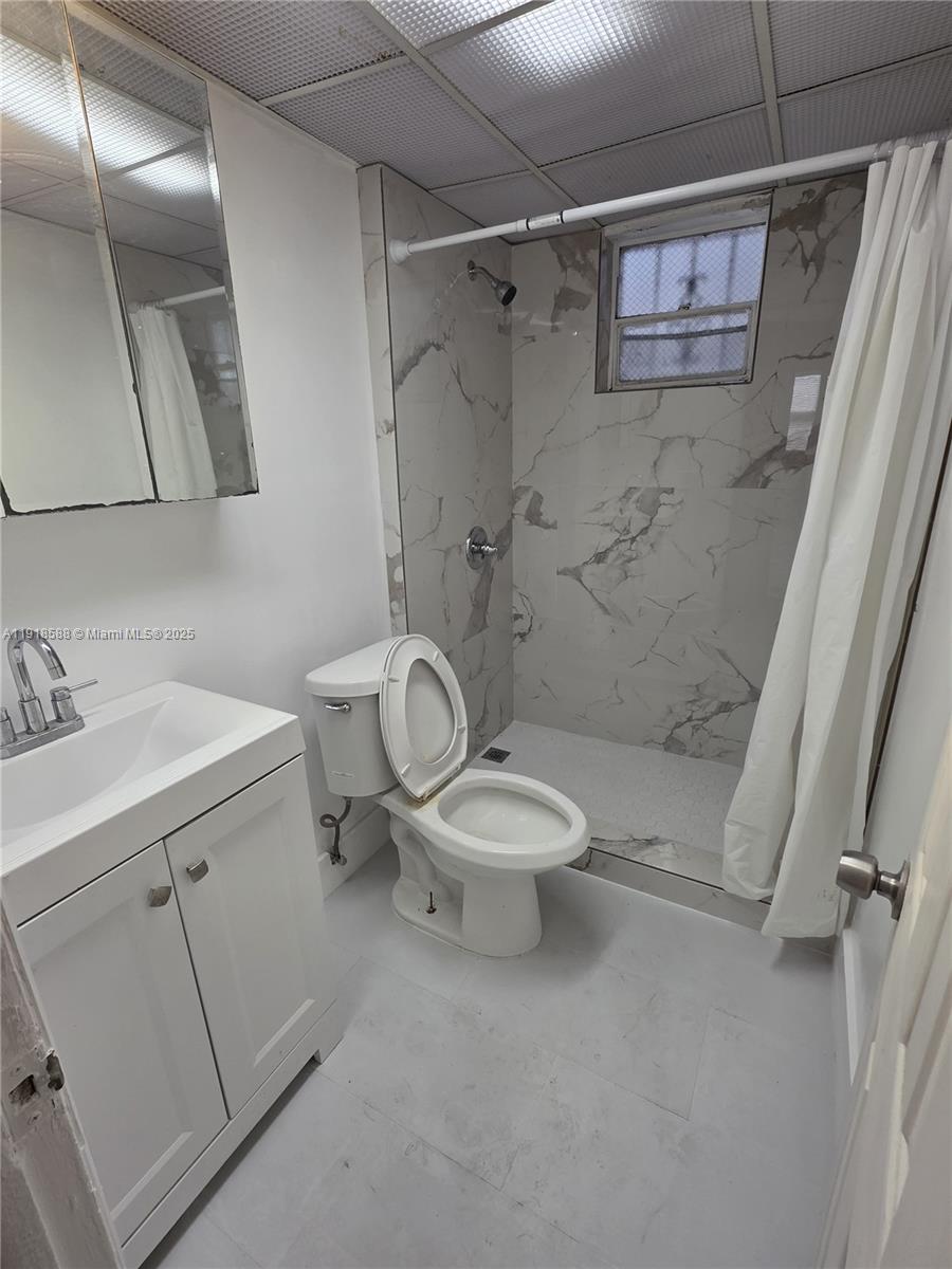 202 2 / 1  sq. ft. $ 2025-11-21 0 Photo
