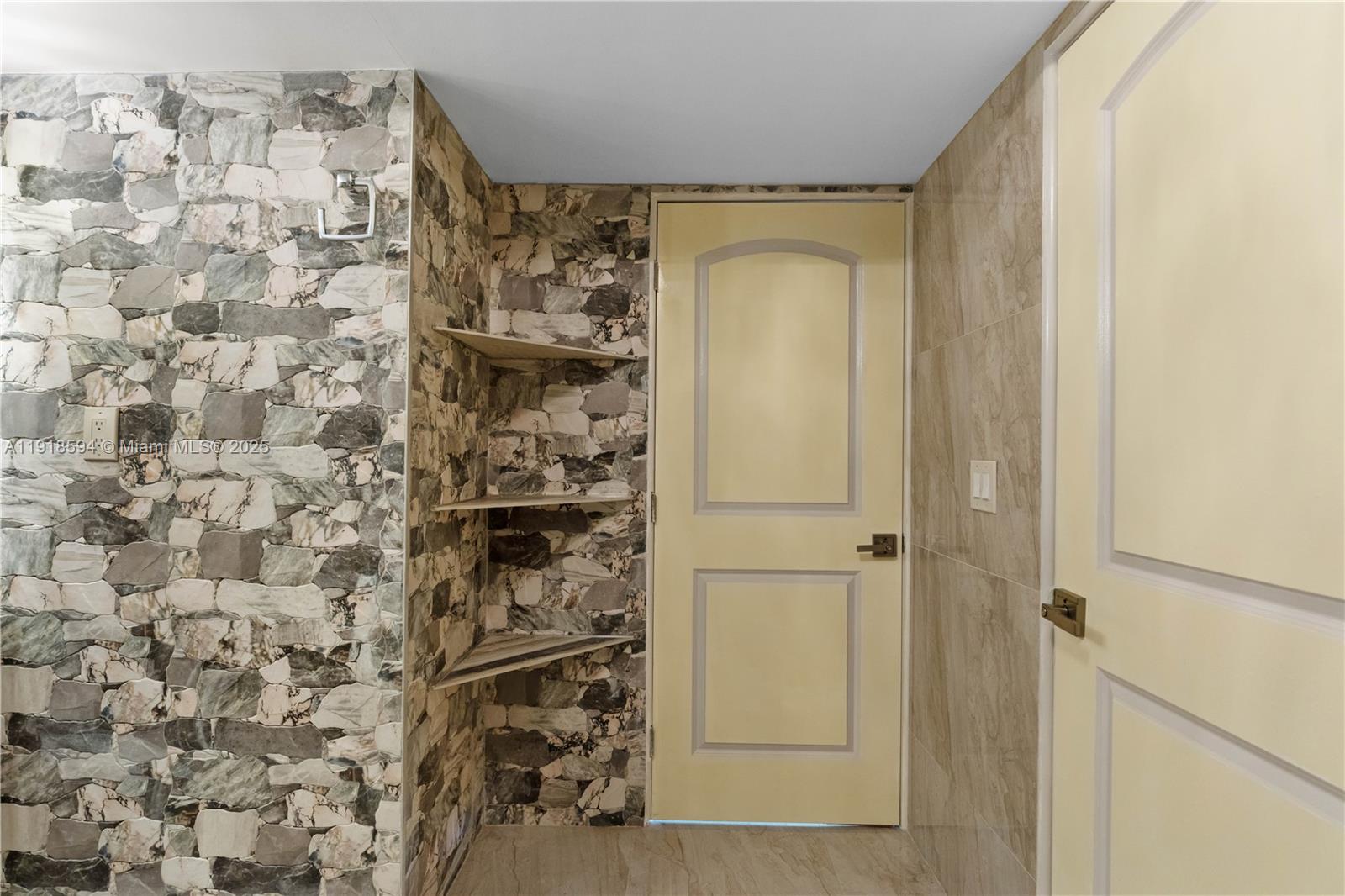 Photo of 3180 Ocean Dr  #617, Hallandale Beach, Florida, 33009 - 