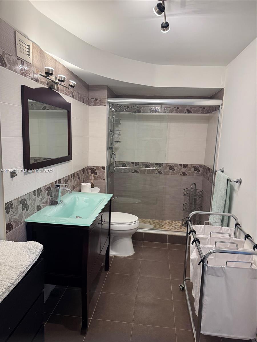 Photo of 1904 Ocean Dr #508, Hallandale Beach, Florida, 33009 -