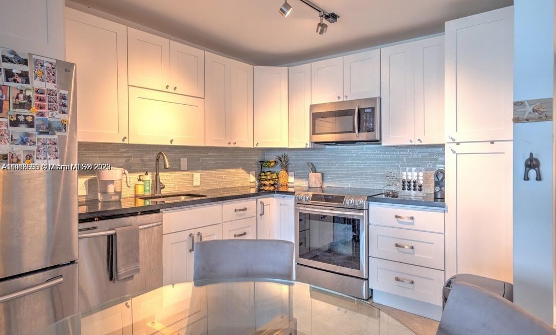 1510 1 / 2 991 sq. ft. $ 2025-11-22 0 foto