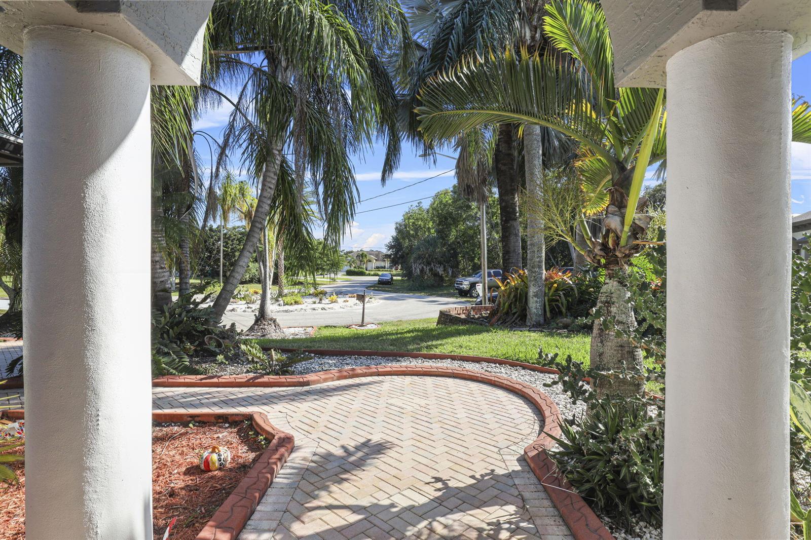 Ver detalles 140 4 / 2 2080 sq. ft. $ 2026-05-28 0 foto
