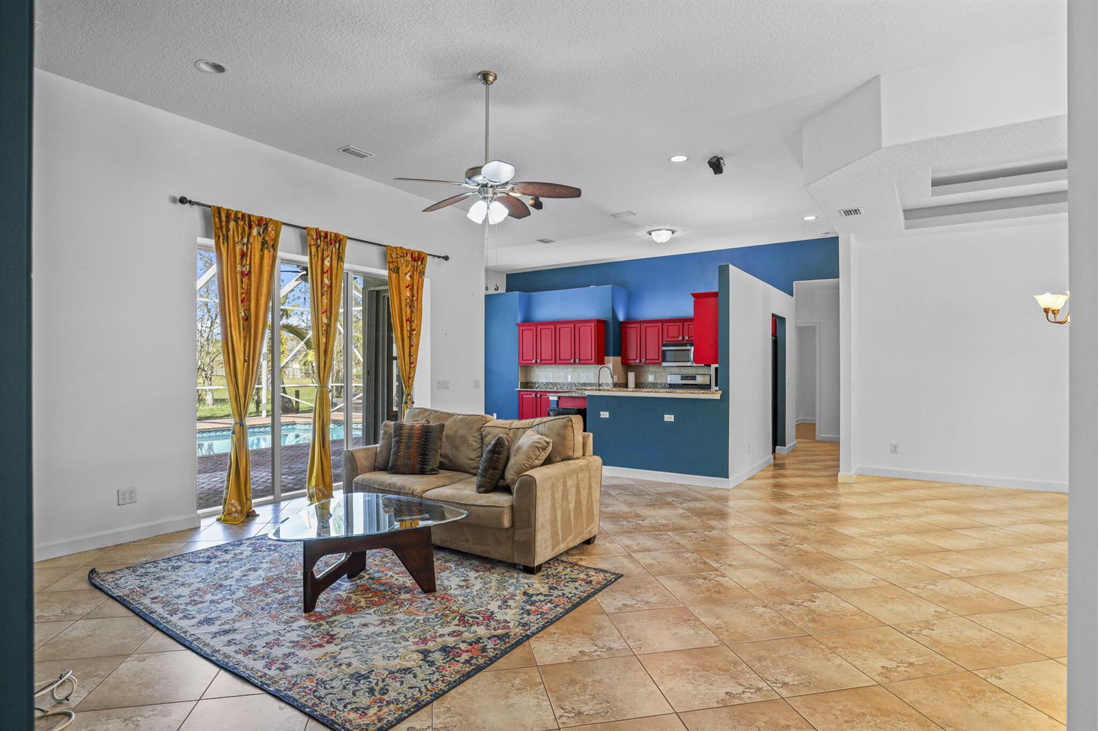 Ver detalles 140 4 / 2 2080 sq. ft. $ 2026-05-28 0 foto