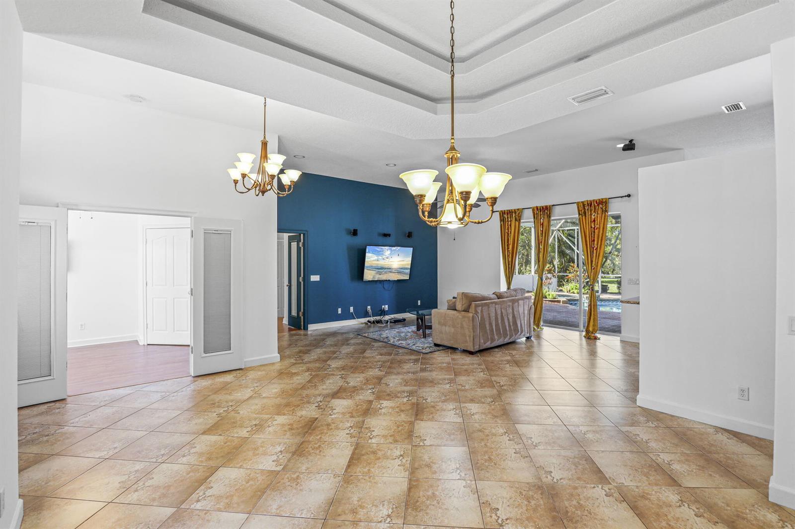 Ver detalles 140 4 / 2 2080 sq. ft. $ 2026-05-28 0 foto
