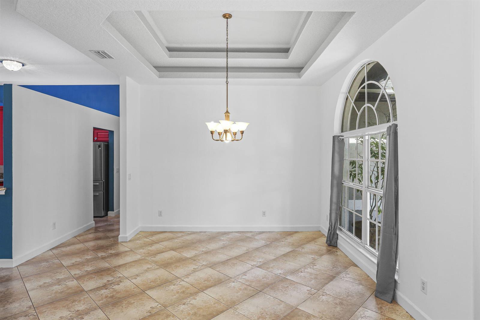 Ver detalles 140 4 / 2 2080 sq. ft. $ 2026-05-28 0 foto