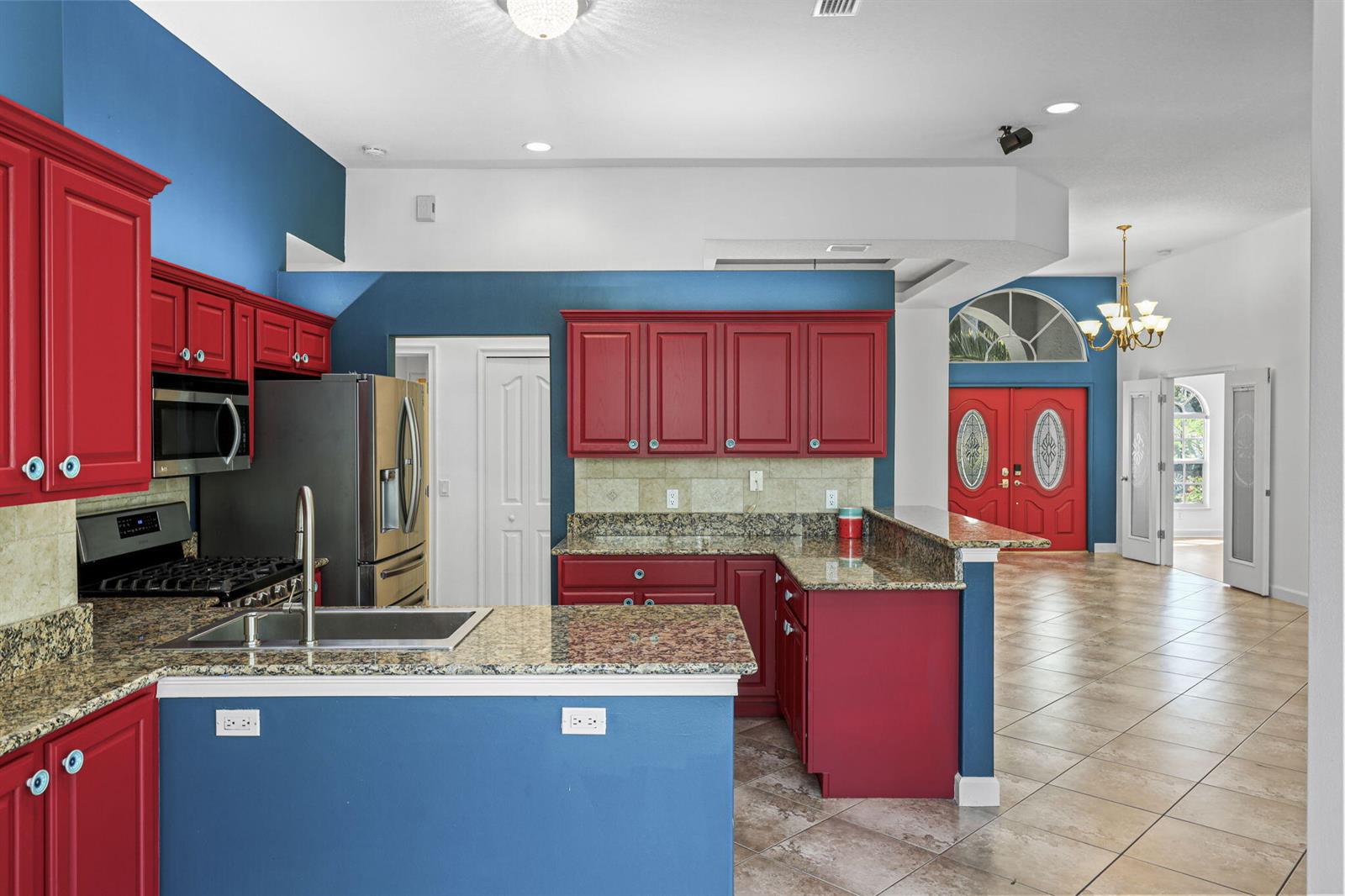 Ver detalles 140 4 / 2 2080 sq. ft. $ 2026-05-28 0 foto