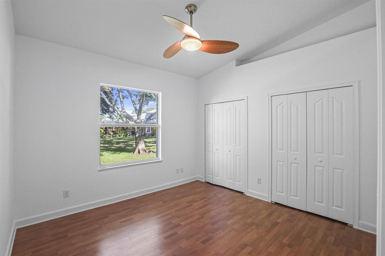 Ver detalles 140 4 / 2 2080 sq. ft. $ 2026-05-28 0 foto