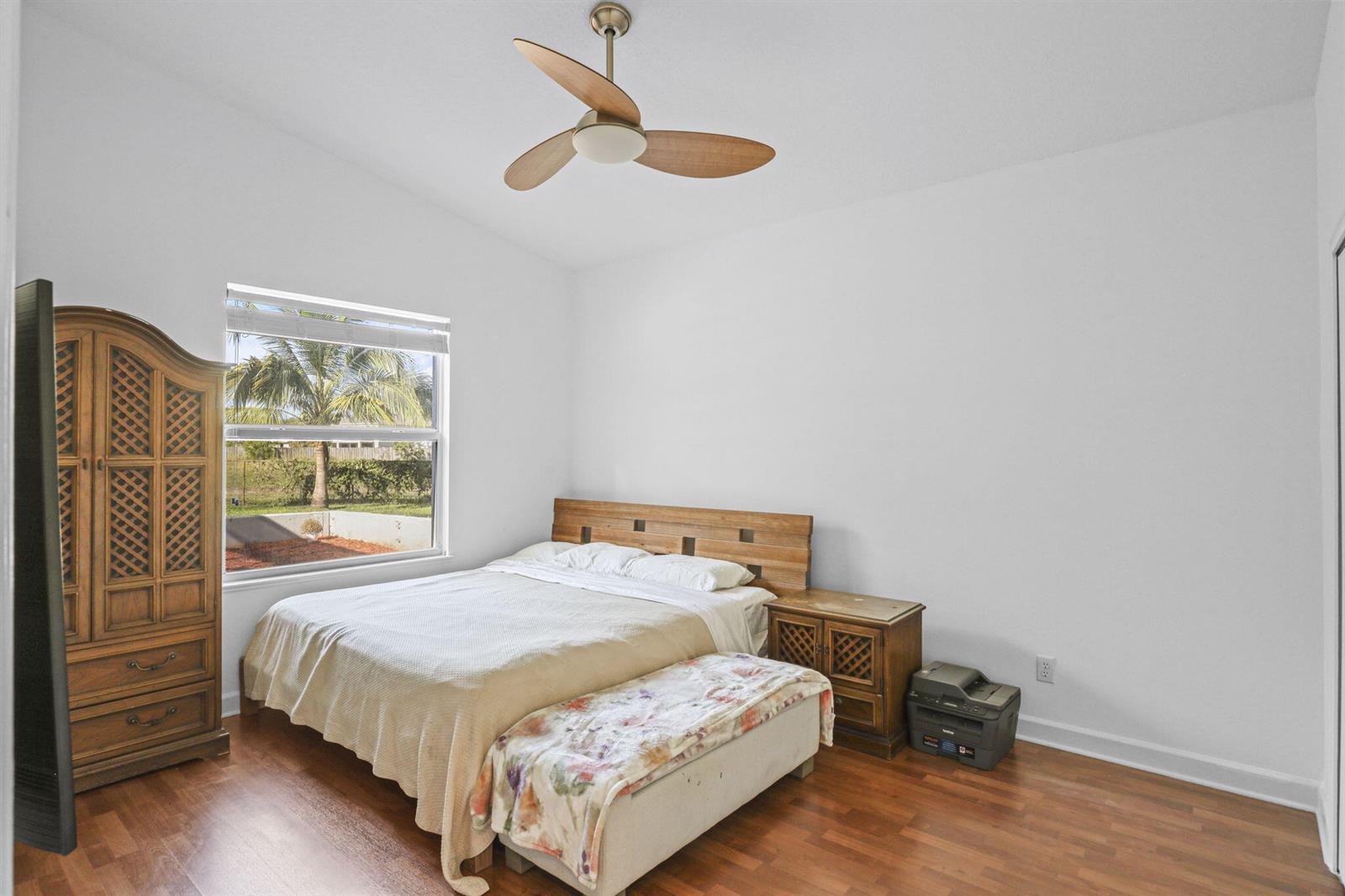 Ver detalles 140 4 / 2 2080 sq. ft. $ 2026-05-28 0 foto