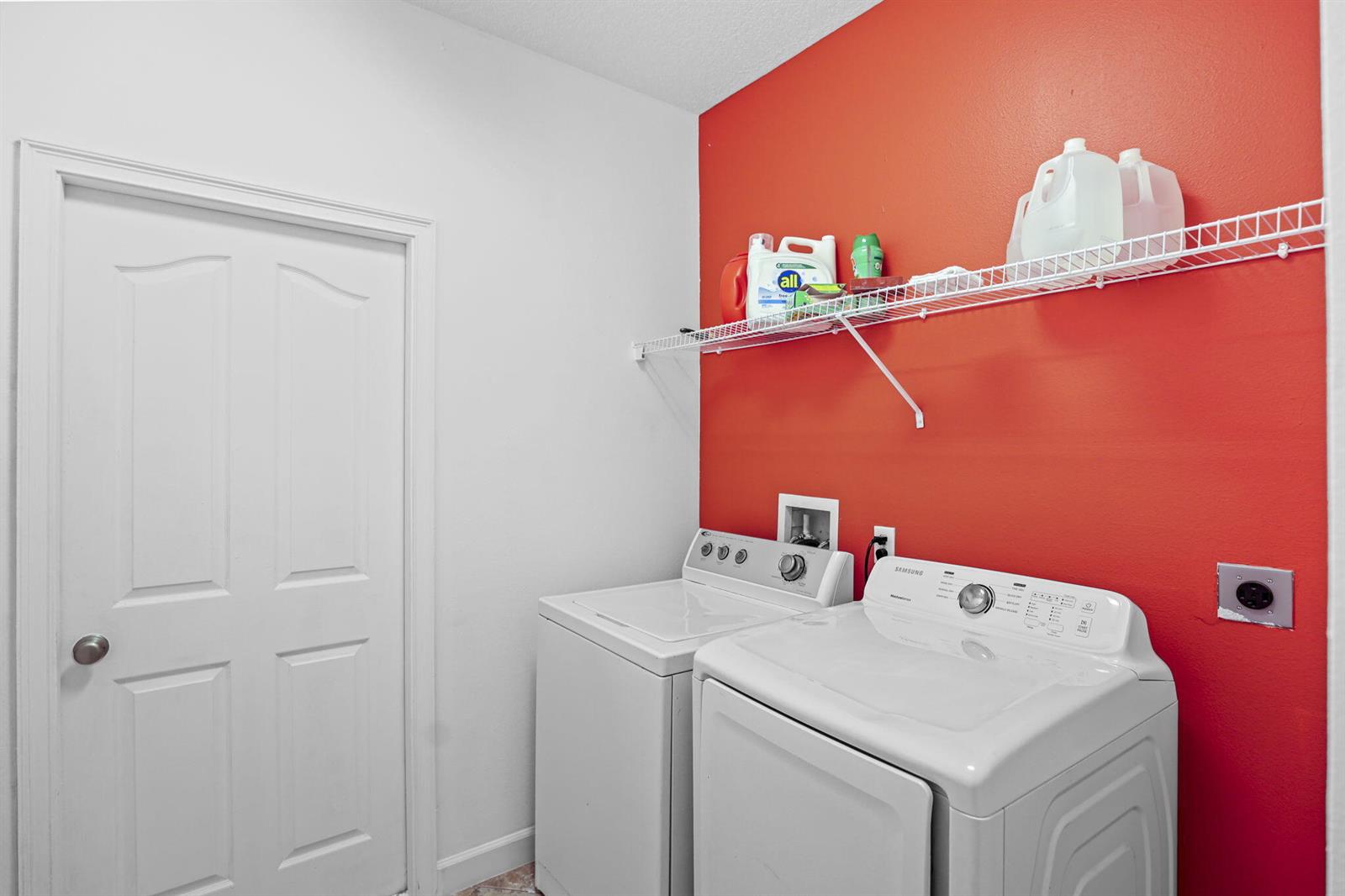 Ver detalles 140 4 / 2 2080 sq. ft. $ 2026-05-28 0 foto