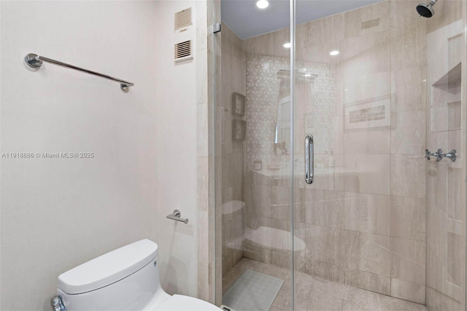 2404 2 / 2 1607 sq. ft. $ 2025-11-22 0 Photo