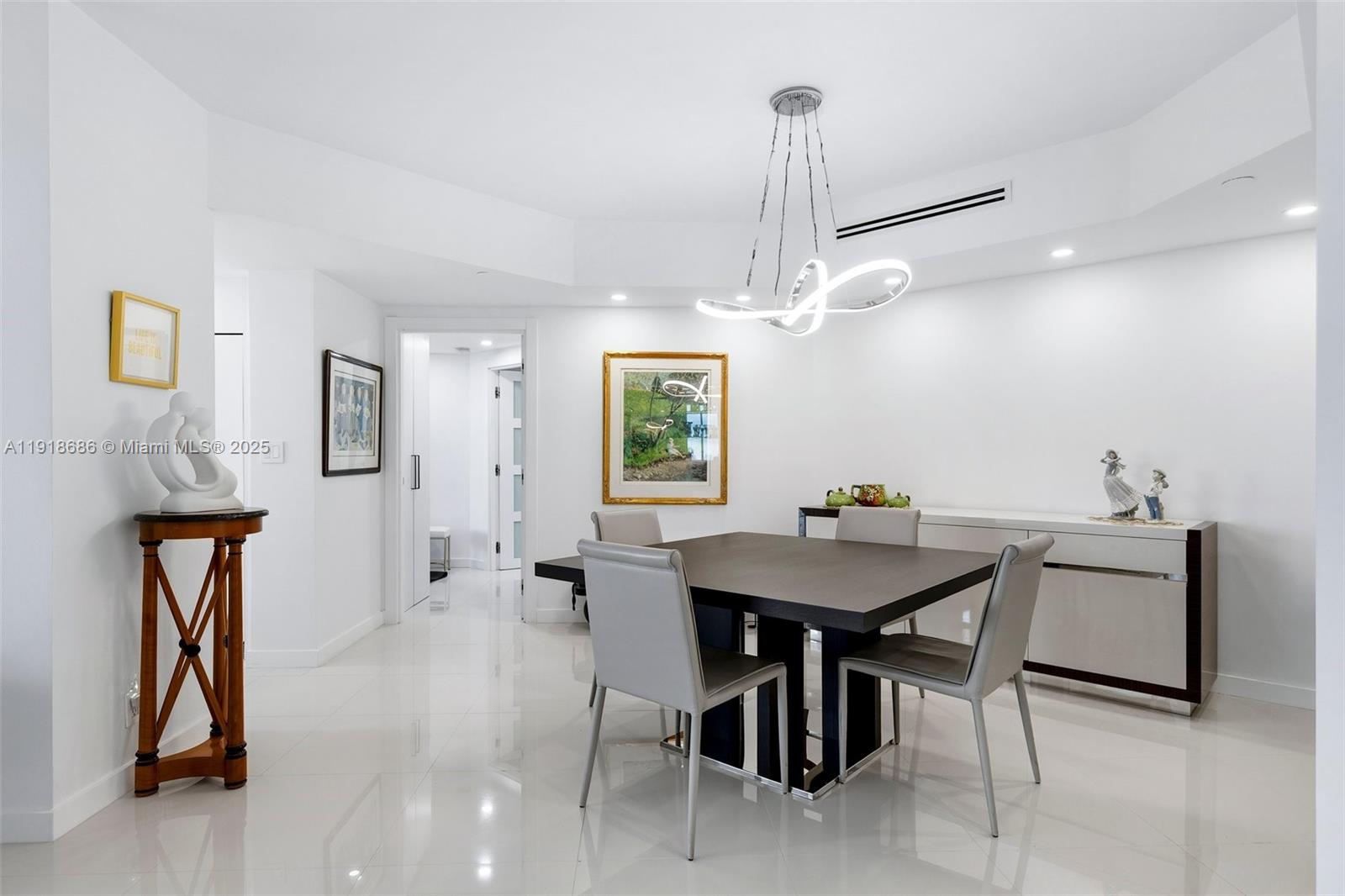 2404 2 / 2 1607 sq. ft. $ 2025-11-22 0 Photo