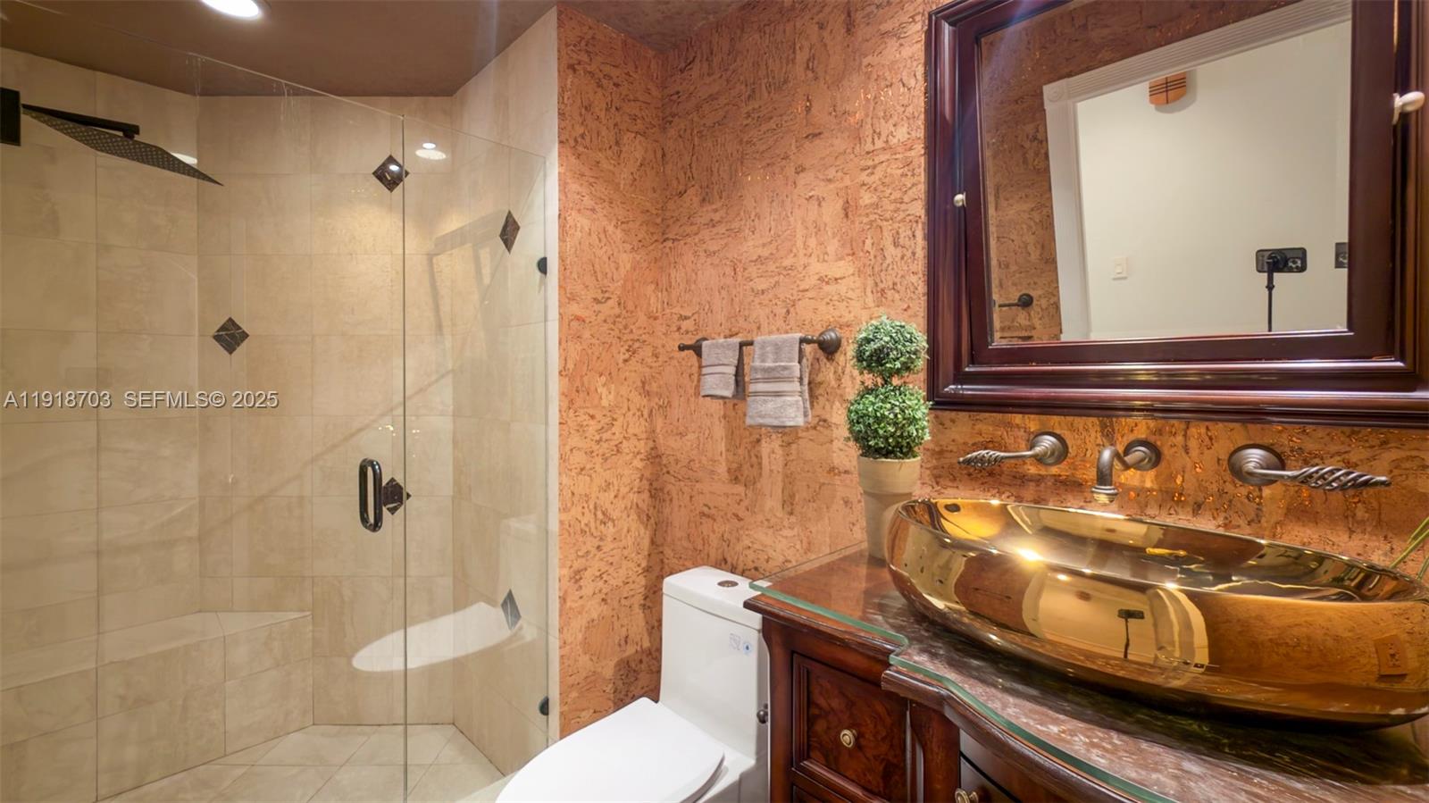 See details 3004 3 / 3 2560 sq. ft. $ 2025-11-22 0 Photo