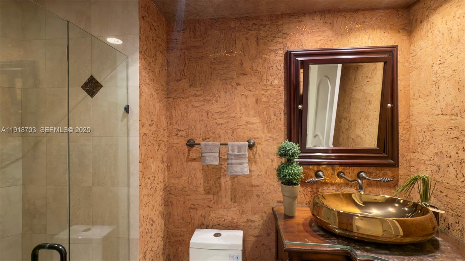 See details 3004 3 / 3 2560 sq. ft. $ 2025-11-22 0 Photo