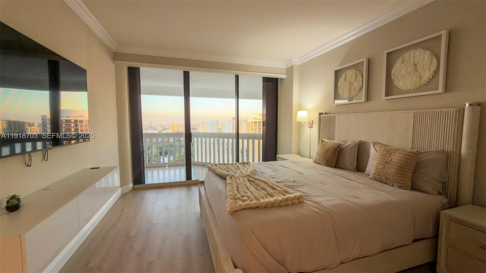 See details 3004 3 / 3 2560 sq. ft. $ 2025-11-22 0 Photo