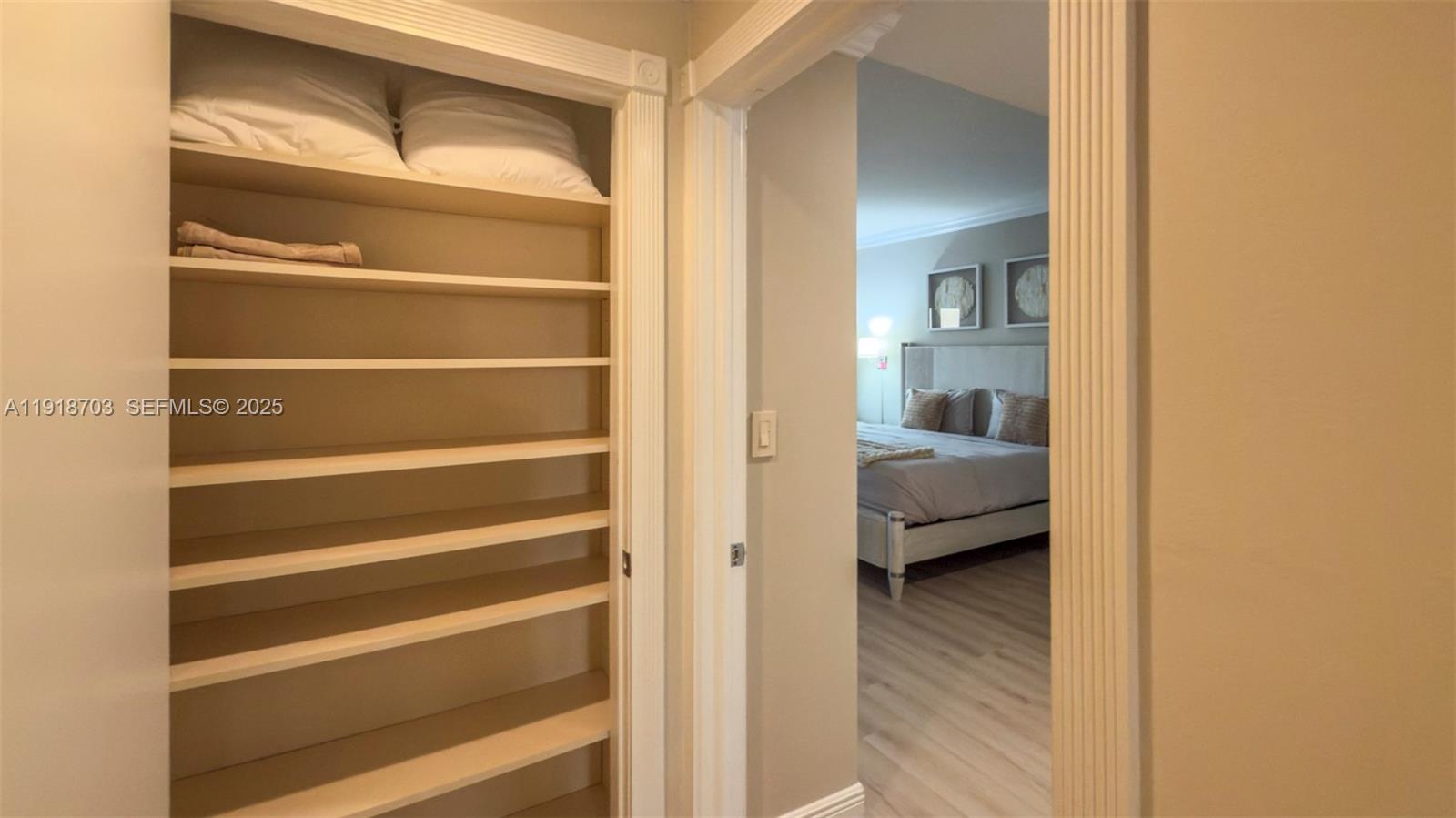 See details 3004 3 / 3 2560 sq. ft. $ 2025-11-22 0 Photo