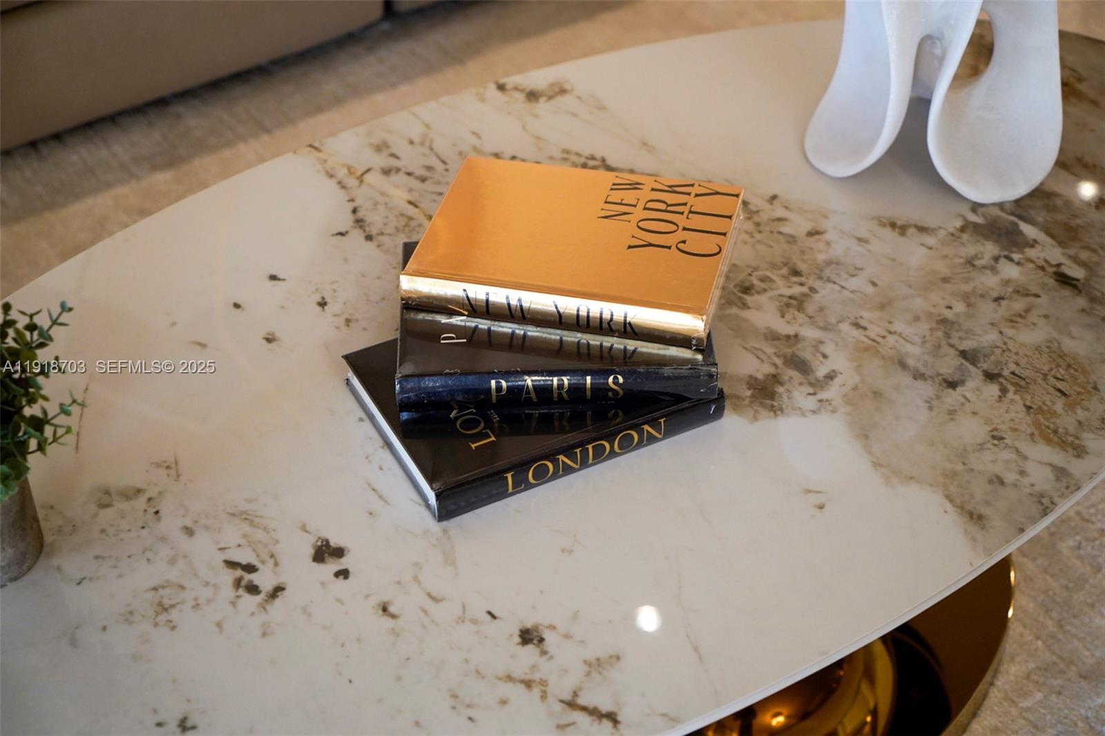 See details 3004 3 / 3 2560 sq. ft. $ 2025-11-22 0 Photo