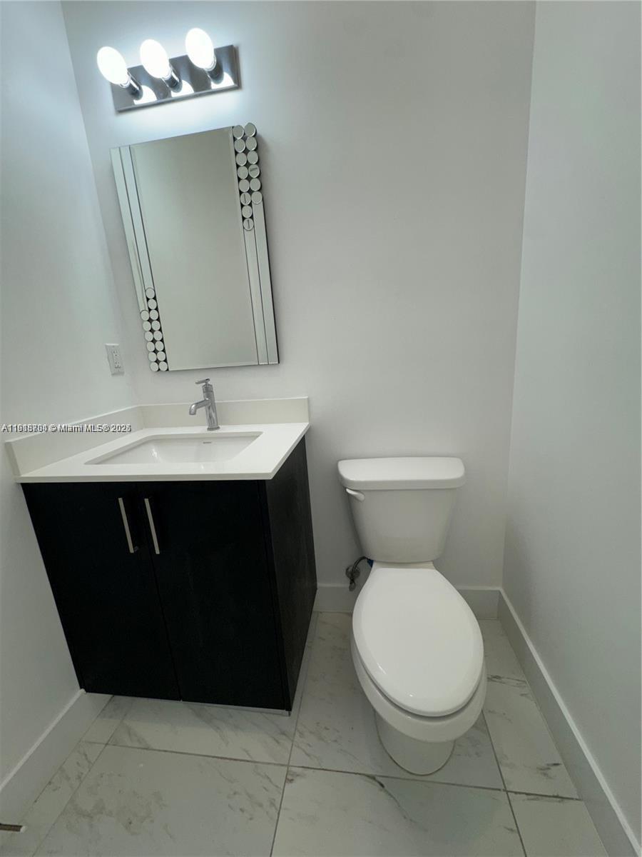 13284 4 / 4 2511 sq. ft. $ 2025-11-22 0 Photo