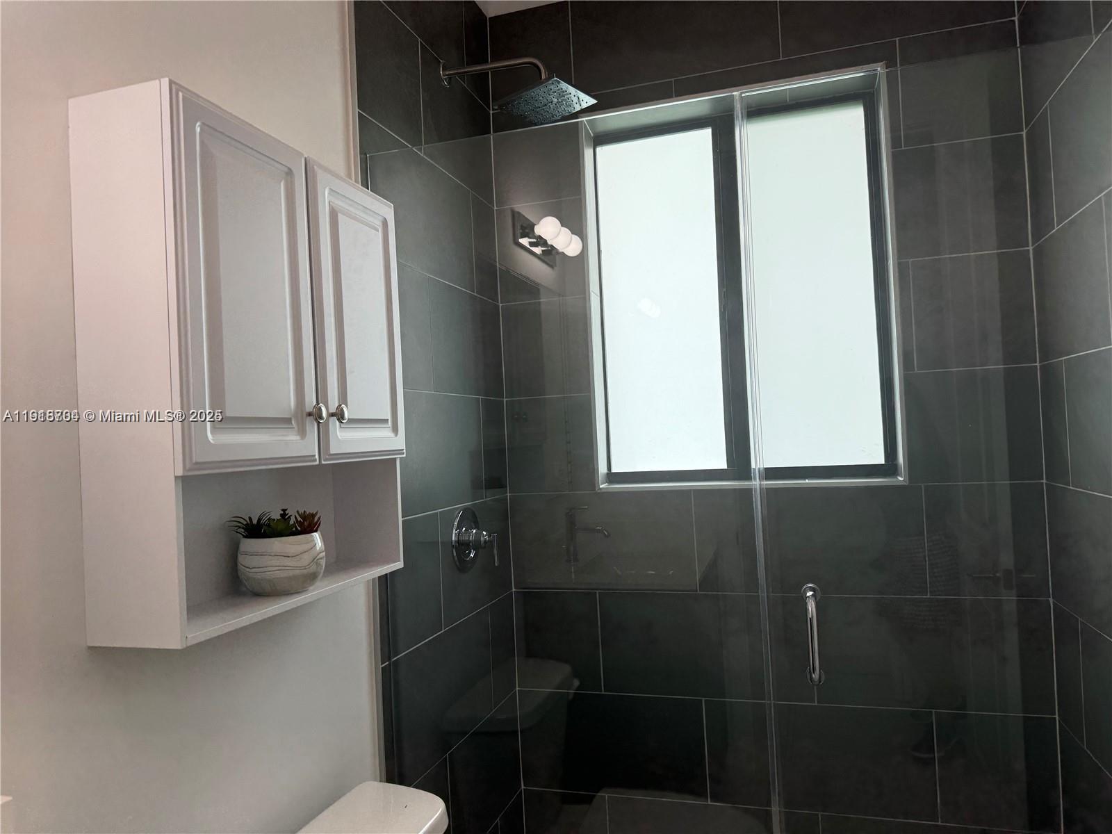 13284 4 / 4 2511 sq. ft. $ 2025-11-22 0 Photo