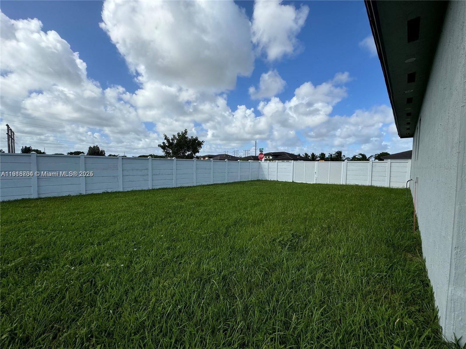 13284 4 / 4 2511 sq. ft. $ 2025-11-22 0 Photo