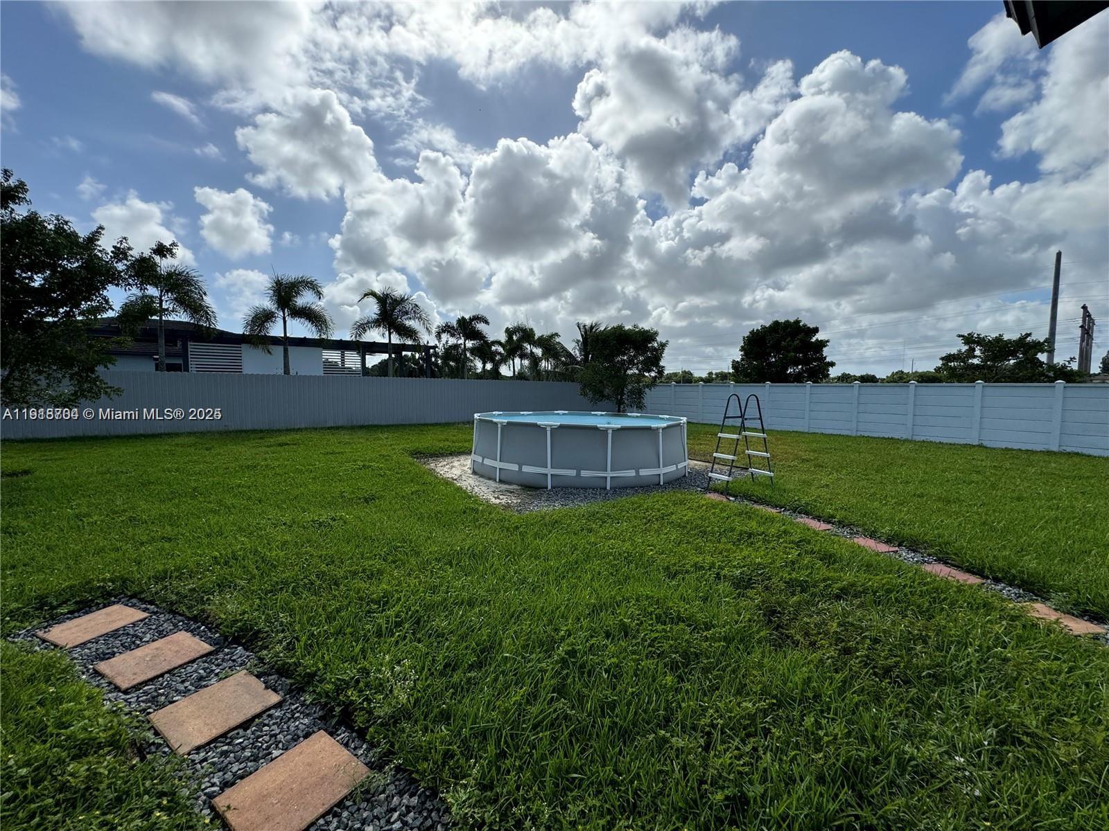 13284 4 / 4 2511 sq. ft. $ 2025-11-22 0 Photo