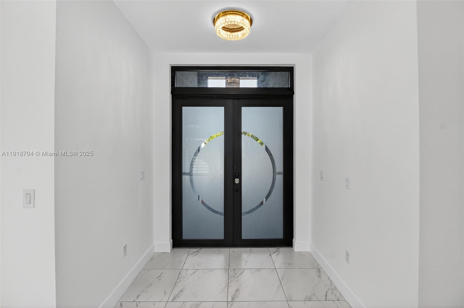 See details 13284 4 / 4 2511 sq. ft. $ 2025-11-22 0 Photo