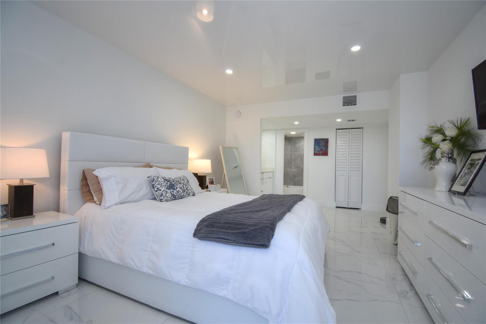 Photo of 20301 Country Club #930, Aventura, Florida, 33180 - Photo 29