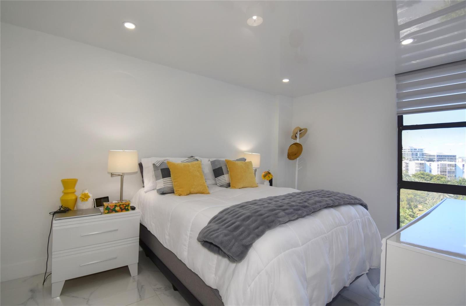 Photo of 20301 Country Club #930, Aventura, Florida, 33180 - Photo 33