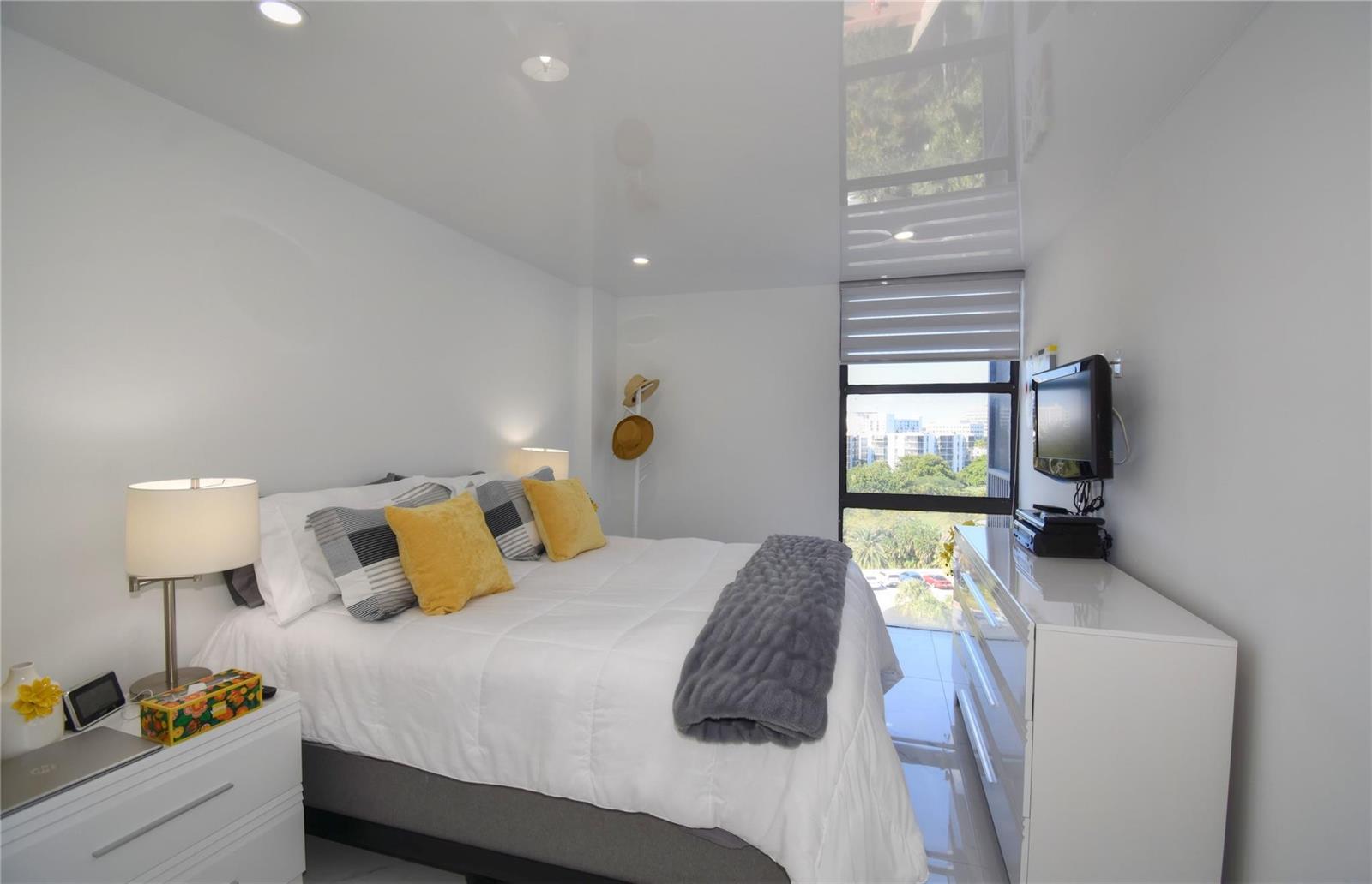 Photo of 20301 Country Club #930, Aventura, Florida, 33180 - Photo 34